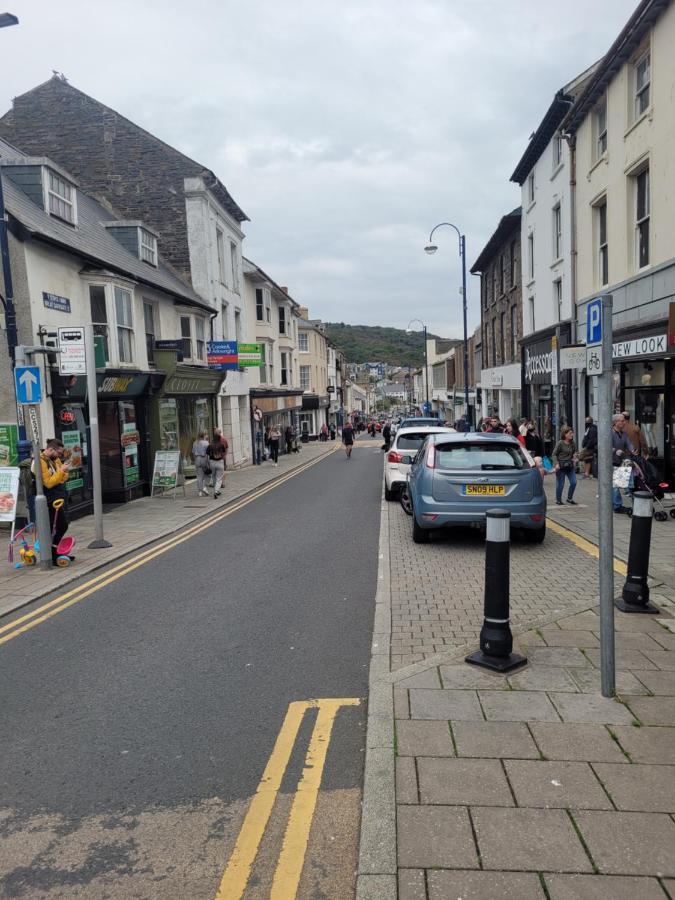 Large 5 Bed Town-Centre Home Close To The Beach, Sleeps 9 Aberystwyth Kültér fotó